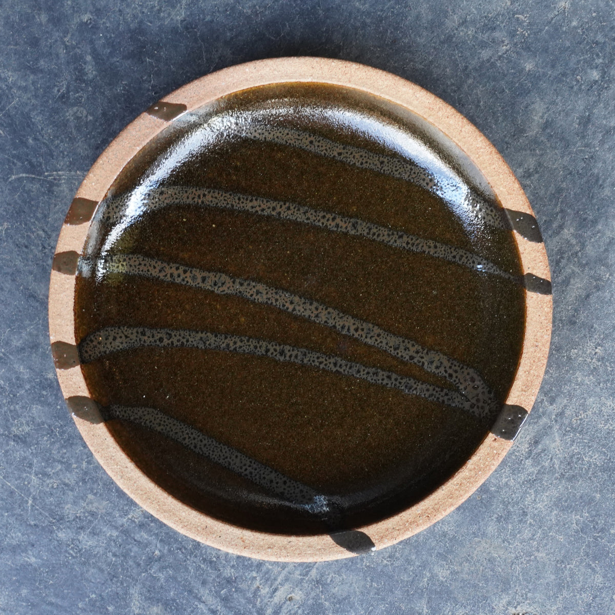 黒釉柿差外素地6寸皿